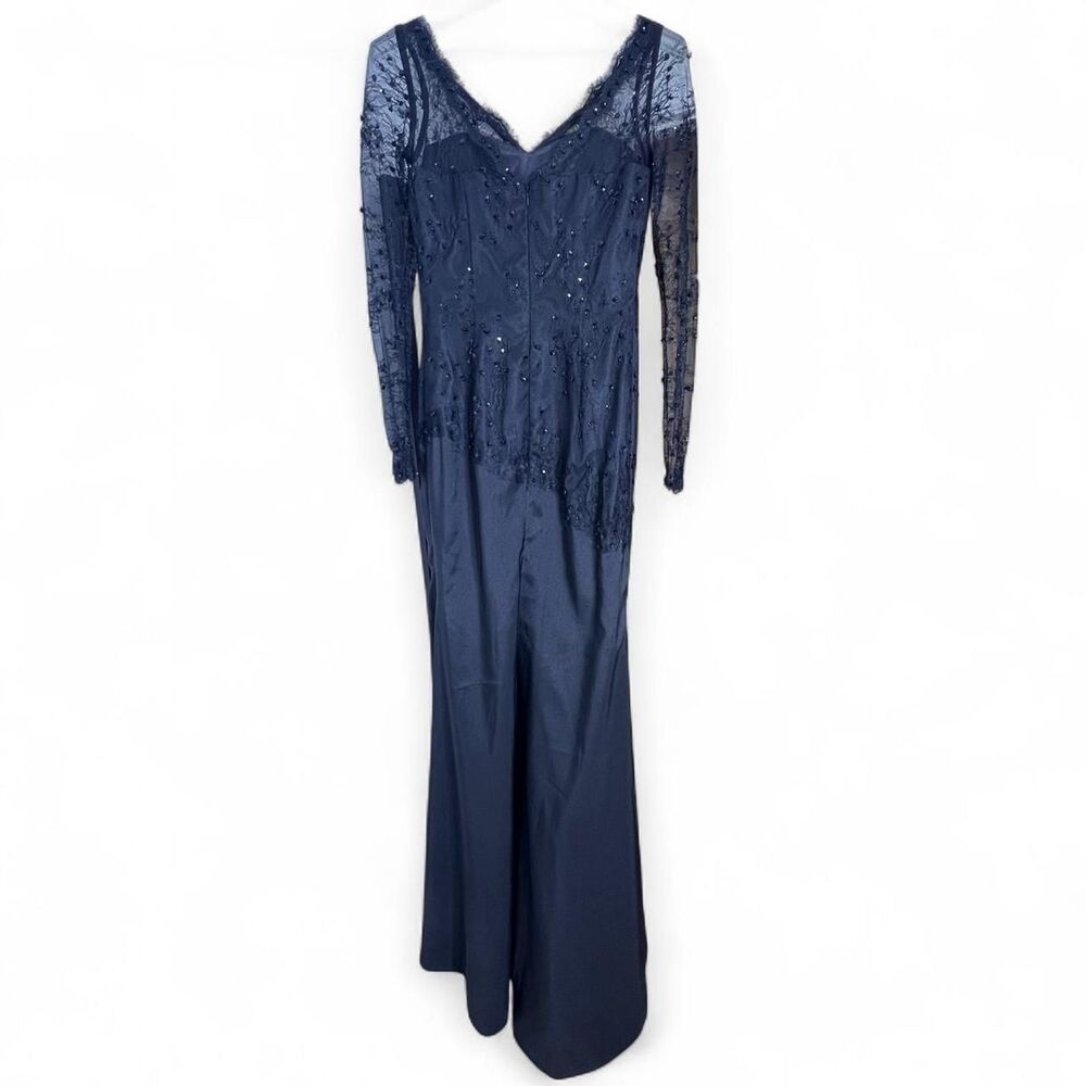 Elegant Black Lace Evening Dress with Sheer Long Sleeves - Picture 2 of 9